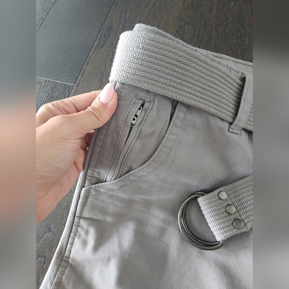 Men's Guess Cargo Shorts - Picture 6 of 7